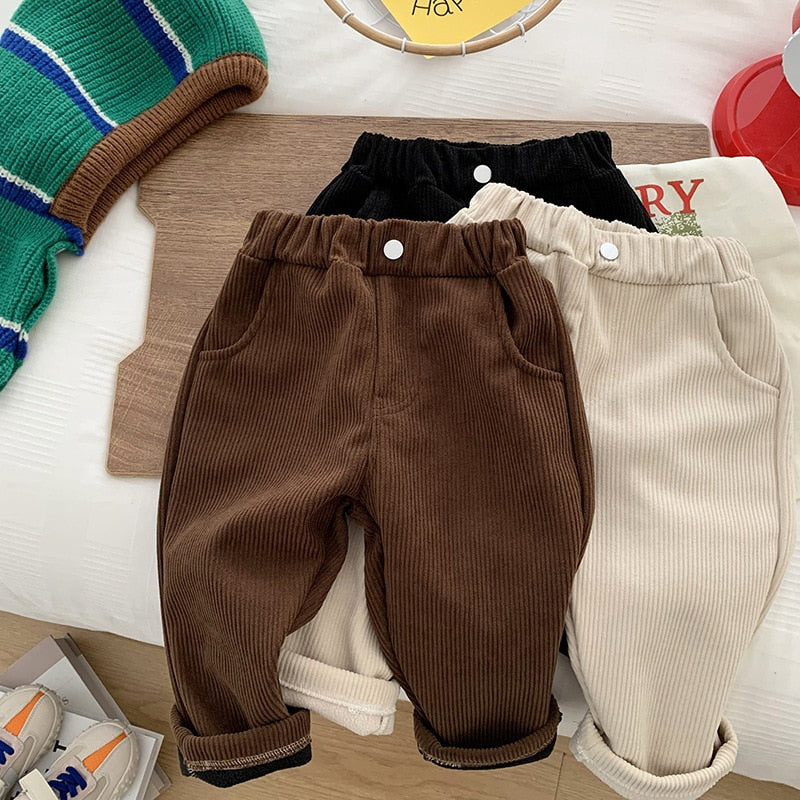 Coole jongensbroek: trendy effen kinderbroek