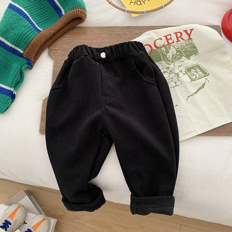 Coole jongensbroek: trendy effen kinderbroek