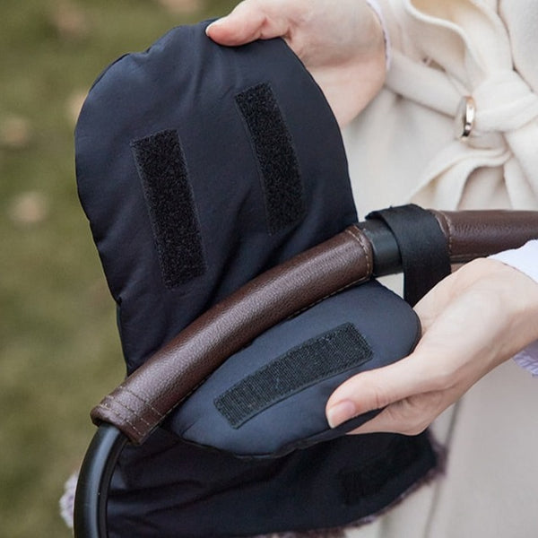 Stay cozy while pushing your stroller with these windproof gloves