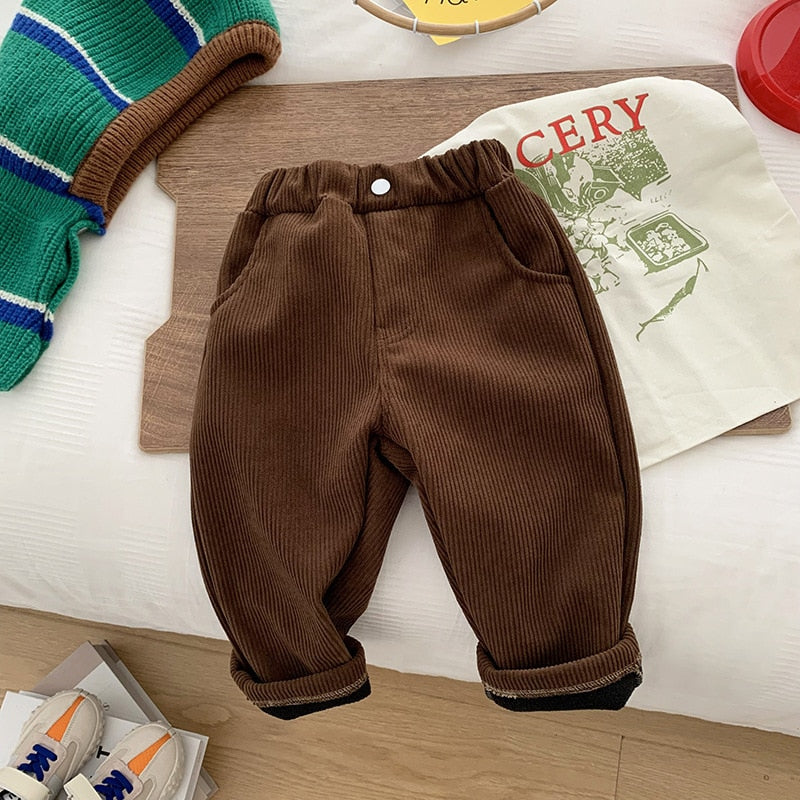 Coole jongensbroek: trendy effen kinderbroek